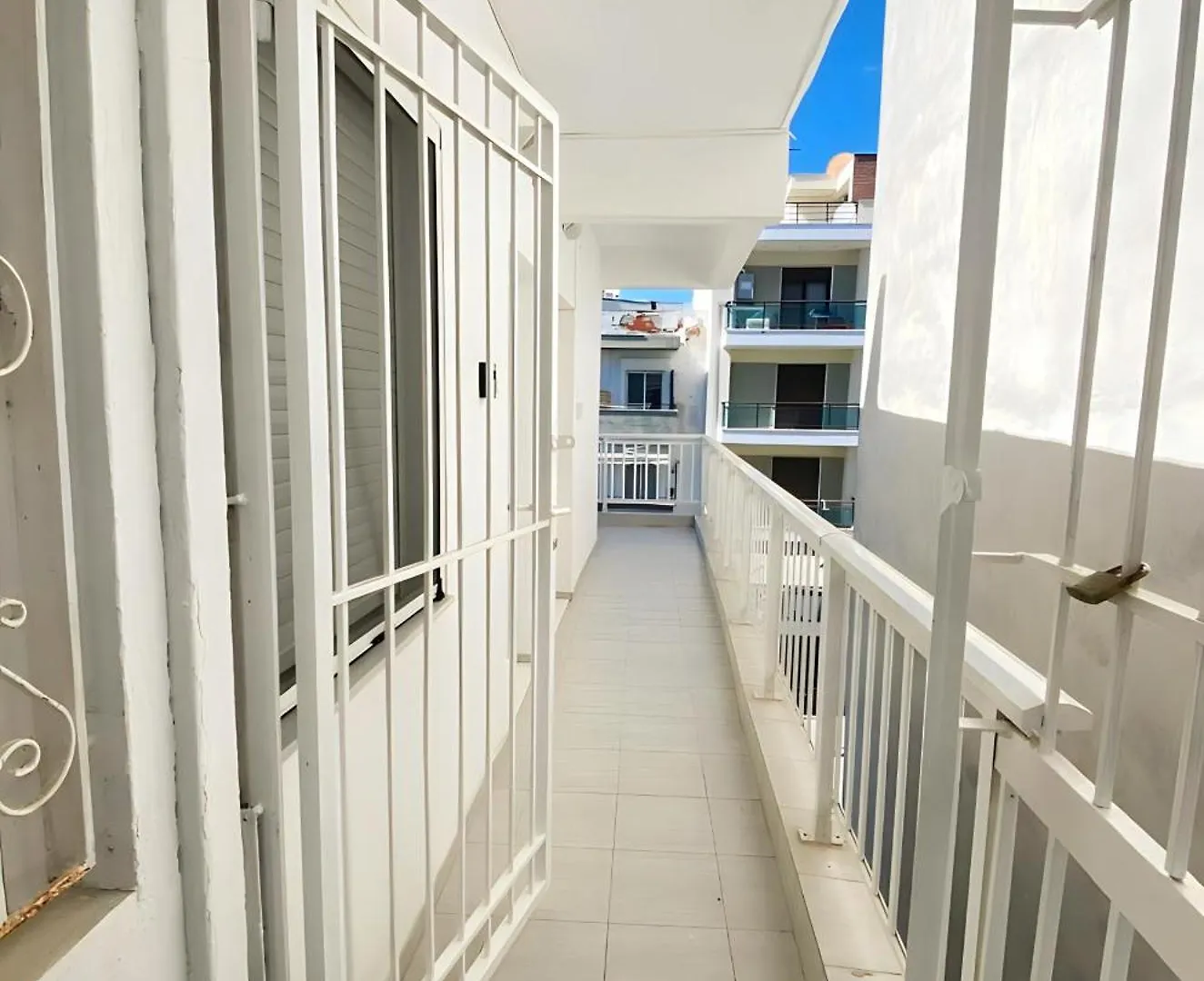 Nouri Schoene Wohnung In Direkter Strandnaehe, Schnelles Internet, Freies Parken, Nahe Flughafen Peraia  Greece