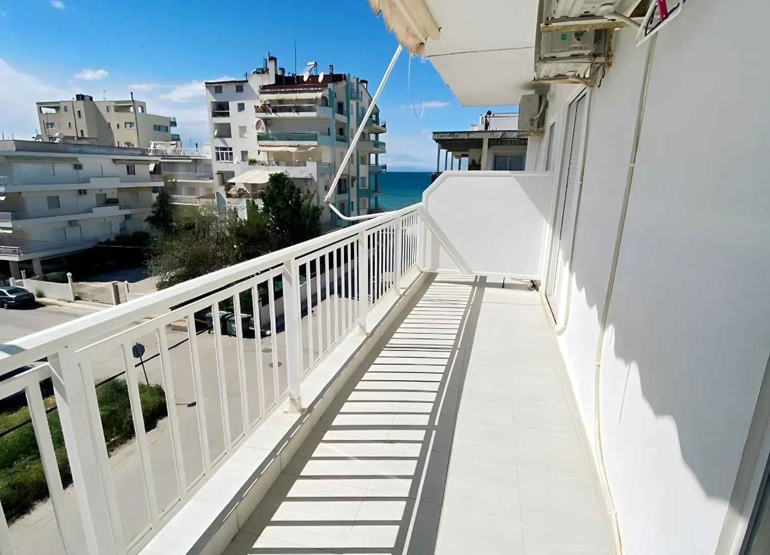 Apartment Nouri Schoene Wohnung In Direkter Strandnaehe, Schnelles Internet, Freies Parken, Nahe Flughafen Peraia
